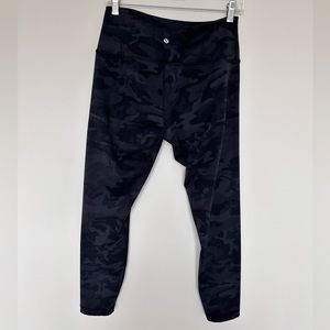 Lululemon 7/8 wunder under leggings, size 10